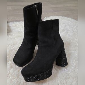 ​GORGEOUS Michael Shannon Crystal Heel Black Suede Boots Size 6